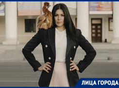 Красавица-депутат рассказала, как продавала унитазы, а стала народной любимицей