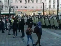 Начались задержания на несанкционированной акции в поддержку Навального в Воронеже