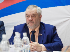 Несовершеннолетние дети любвеобильного депутата Жукова заработали миллион
