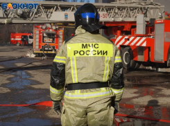Упавшие обломки сбитого дрона ВСУ повредили стену сетевого магазина в Воронежской области