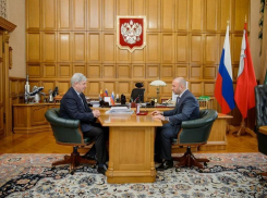 Гусев наградил выживавшего на копейки депутата «За добросовестный труд и профессионализм»