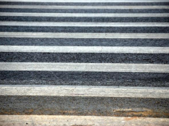 В центре Воронежа иномарка сбила 19-летнего парня: у него перелом затылочной кости