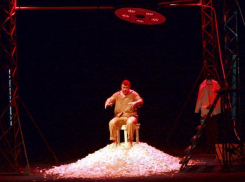 Евгений Гришковец в Воронеже провел «сеанс психотерапии»