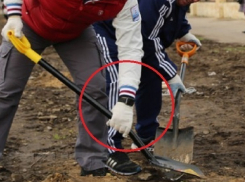 «Вражеские» часы обнаружили на руке мэра Воронежа 