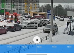 На «царскую» парковку в воронежском ЖК указали полиции