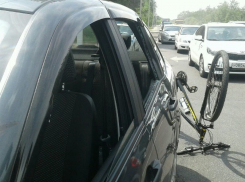 В Воронеже велосипедист на встречке разбил автомобиль