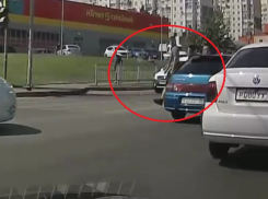 Страшная трагедия чудом обошла пешеходов в Воронеже