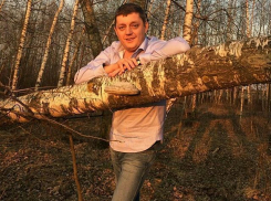 Депутат Олег Пахолков назвал розыгрышем свой уход из российской политики