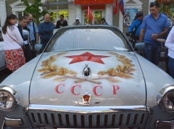 Более 20 ретро-машин представили на 9 мая в Воронеже