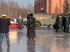 Появилась видеозапись прощальной церемонии, посвященной погибшему на СВО генералу Завадскому 