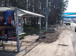 Воронежские дорожники передвинули остановку «Гостиница Спутник» от отбойника