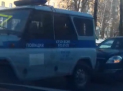 Последствия столкновения иномарки и полицейского УАЗ показали в Воронеже 