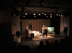 В «Театре равных» состоялась премьера по пьесе, написанной в соавторстве с искусственным интеллектом