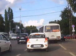 Мерзкое вождение испортило репутацию маршрутчику  в Воронеже 