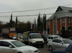 Воронеж утром встал в невероятно огромных пробках 