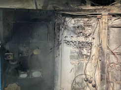 «Живем на чемоданах»: как сгоревшая проводка угрожает жизни целого подъезда