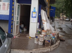 Что стало с товаром, который затопило из-за фекального прорыва, показали в Воронеже 