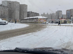 Настоящую жесть на дорогах после снегопада наглядно показали на фото в Воронеже
