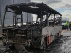 Пассажирский автобус полностью сгорел в жутком пожаре на М-4 «Дон»