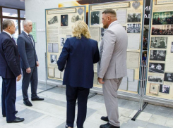 Выставка в честь 120-летия российского парламентаризма открылась в Воронежской областной Думе