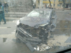 В Воронеже пожарная машина протаранила легковушку