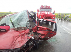 В трагическом ДТП в Воронежской области погиб человек, серьезно пострадали трое детей и трое взрослых