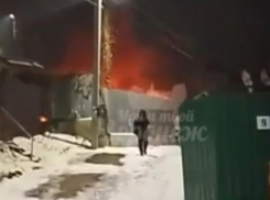 «Что-то бабахнуло», – сильный пожар ранним утром переполошил воронежцев