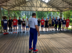 Новый топ-чиновник воронежского правительства размял «Хищных Бобров»