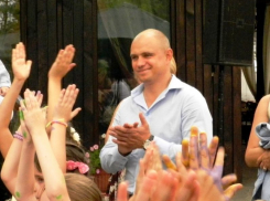 Элитный автопарк при скромных доходах показал депутат Виктор Ковалев 