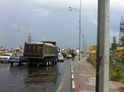 В Воронеже после ливня затопило улицу Антонова-Овсеенко (ФОТО, ВИДЕО)