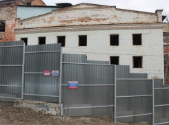 Доступ на полуразрушенный завод закрыли после опасных селфи школьников под Воронежем 