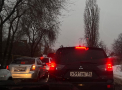 Правый берег Воронежа погрузился в Ад из пробок и ДТП 