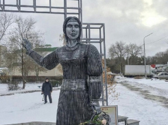 Нововоронежская Алёнка глотает пыль на складе 