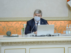 Опубликован указ губернатора Гусева о продлении ковидных ограничений для пенсионеров