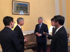 Воронежский губернатор решил судьбу «умных» светофоров с послом Японии