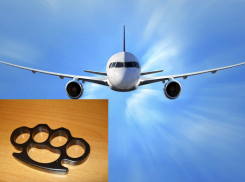 В Воронежском аэропорту у 37-летнего менеджера нашли холодное оружие