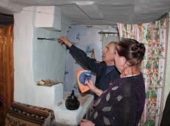 Воронежские спасатели проверяют печи в частных домах