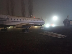 У памятника самолету в воронежском аэропорту отвалилось крыло 
