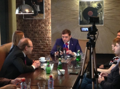 Олег Пахолков попросил Алексея Гордеева дать ему возможность поучаствовать в выборах губернатора