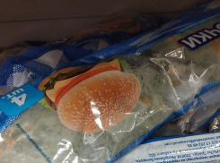 Плесень за гранью понимания обнаружили на булочке в магазине в Воронеже