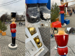 Новогодняя площадь Ленина в Воронеже была разгромлена вандалами