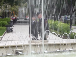 Любовь двух воронежских полицейских показали на видео