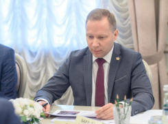 Министру воронежского ЖКХ Бажанову поставили сотни дизлайков