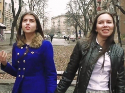Две модницы обнаружили Маскву в центре Воронежа