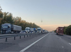 Суперпробка образовалась на воронежском участке трассы М-4 «Дон» – опубликовано видео