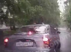 Орловчанин подставил зад под воронежца и чудом его не лишился 