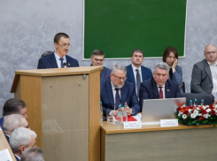 Председатель воронежской облдумы Юрий Матузов выступил с речью об Игоре Есауленко в стенах ВГМУ