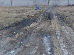 Пройти 4 км, чтобы выбросить пакет от хлеба: местные жители рассказали о полном беспределе, творящемся в воронежском селе