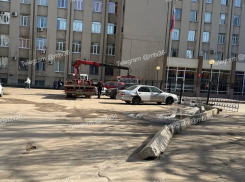 Эвакуаторы работают без остановки: студенты воронежского вуза пожаловались на исчезновение парковки