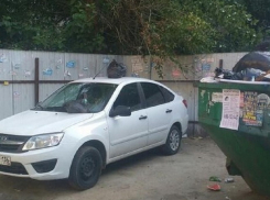 «Ладу Гранту» выкинули на помойку в Воронеже 